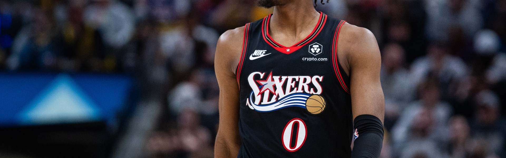 这是在摸鱼？马克西半场5中1得5分 三分3中1&amp;另有2失误