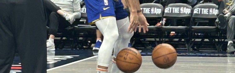 华体会体育APP-致敬！库里训练中上脚安踏欧文3代“中国新年”配色球鞋